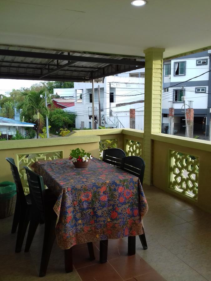 Mai Chenang Guesthouse パンタイ・サナング エクステリア 写真
