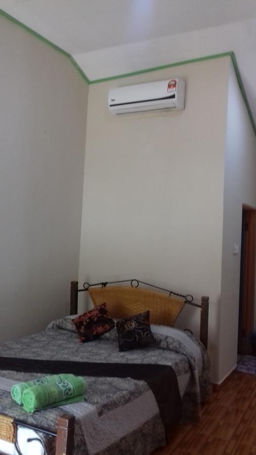 Mai Chenang Guesthouse パンタイ・サナング エクステリア 写真